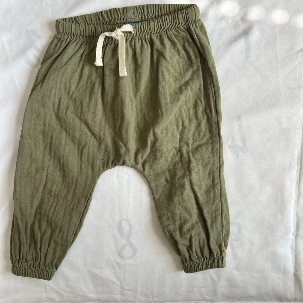 Old Navy Olive Green Kids Matching Pant Set Size 12-18 Months